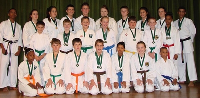 33 medaljes vir Oudtshoorn-karateka